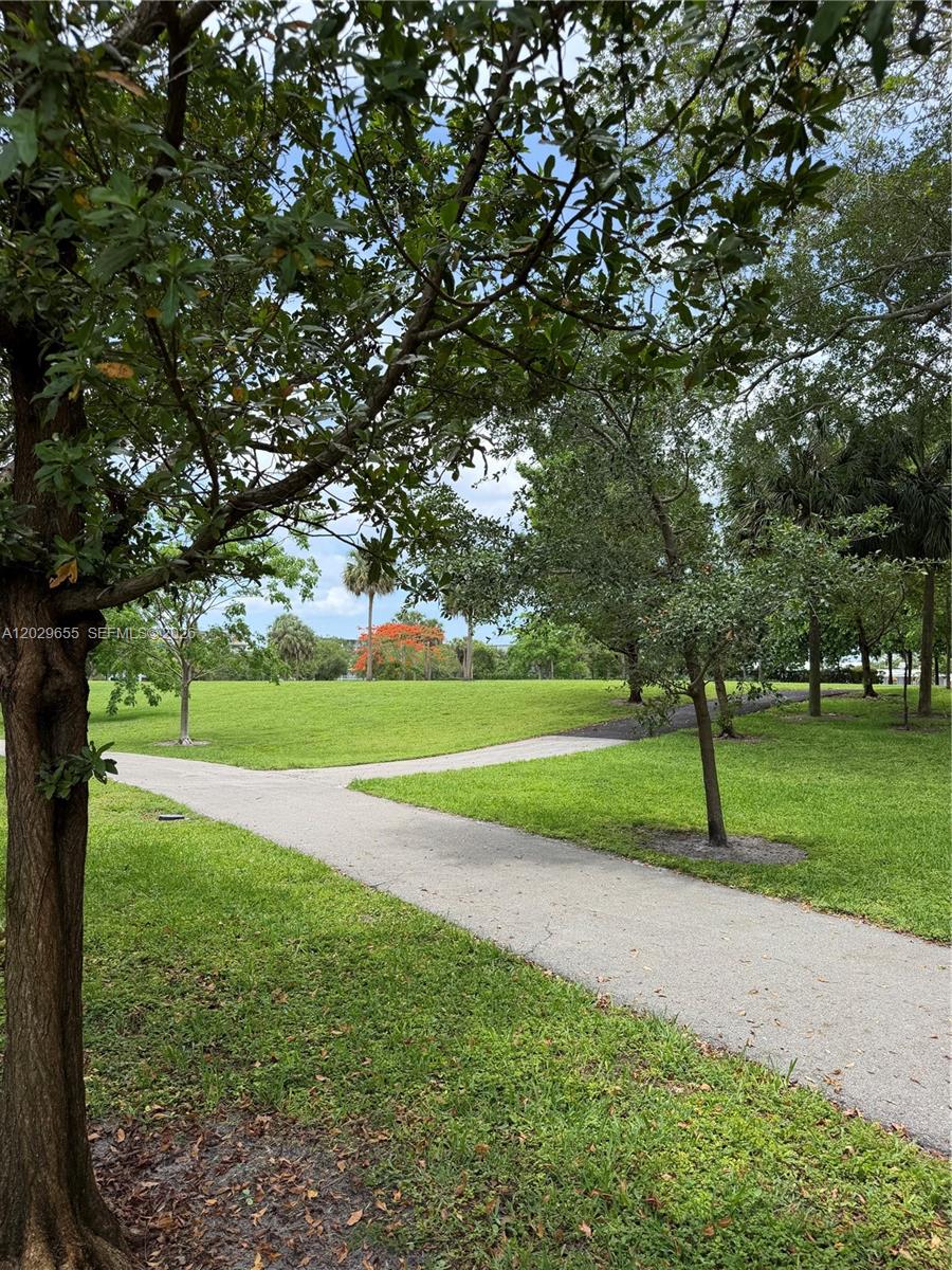 111 2 / 2 961 sq. ft. $ 2026-06-02 0 foto