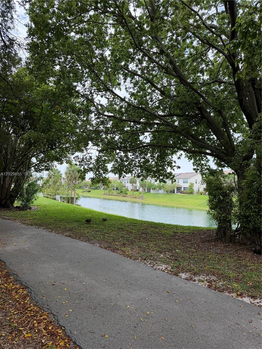 111 2 / 2 961 sq. ft. $ 2026-06-02 0 foto