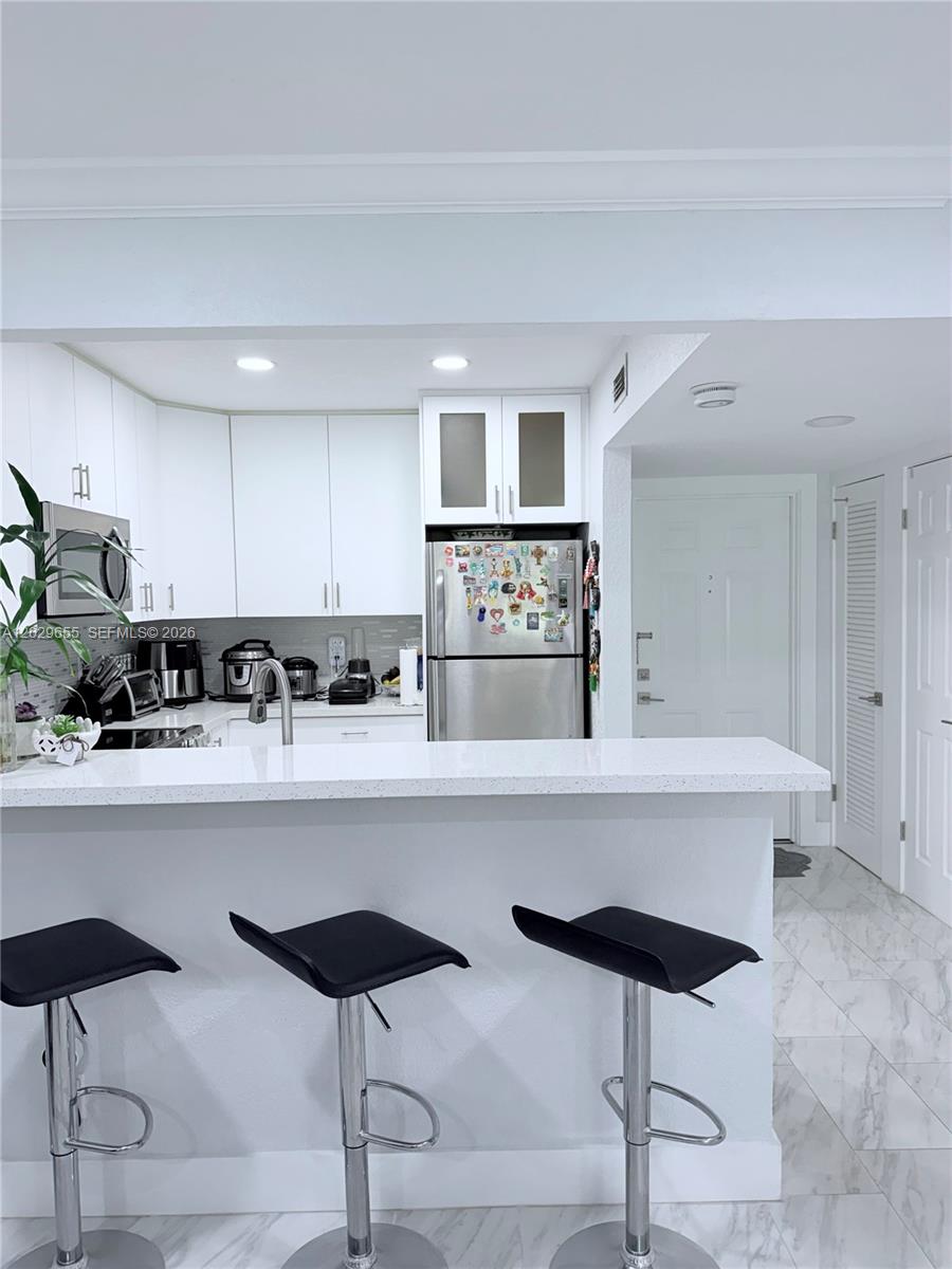111 2 / 2 961 sq. ft. $ 2026-06-02 0 foto