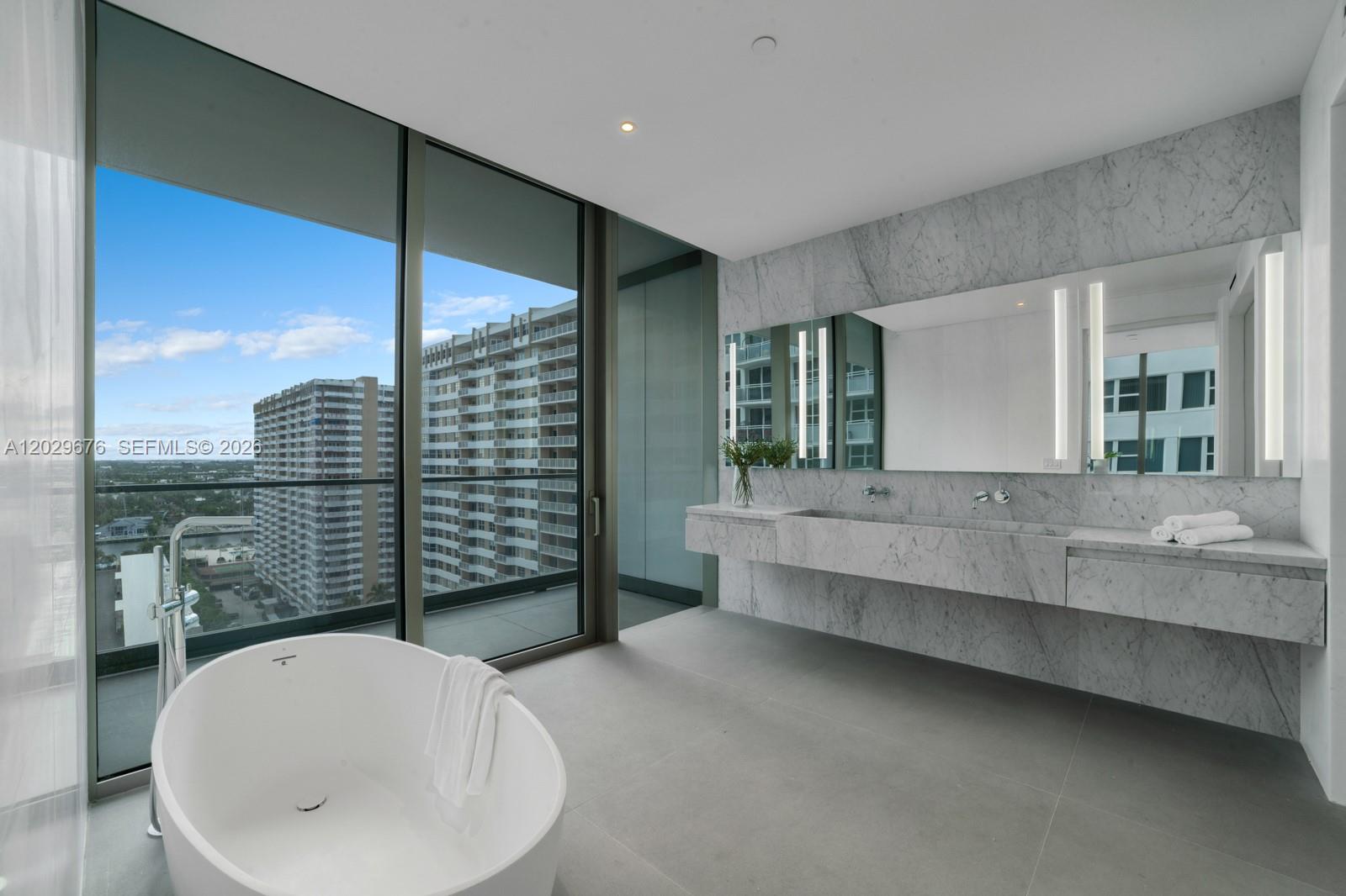 Ver detalles 15B 3 / 4 2913 sq. ft. $ 2026-06-02 0 foto