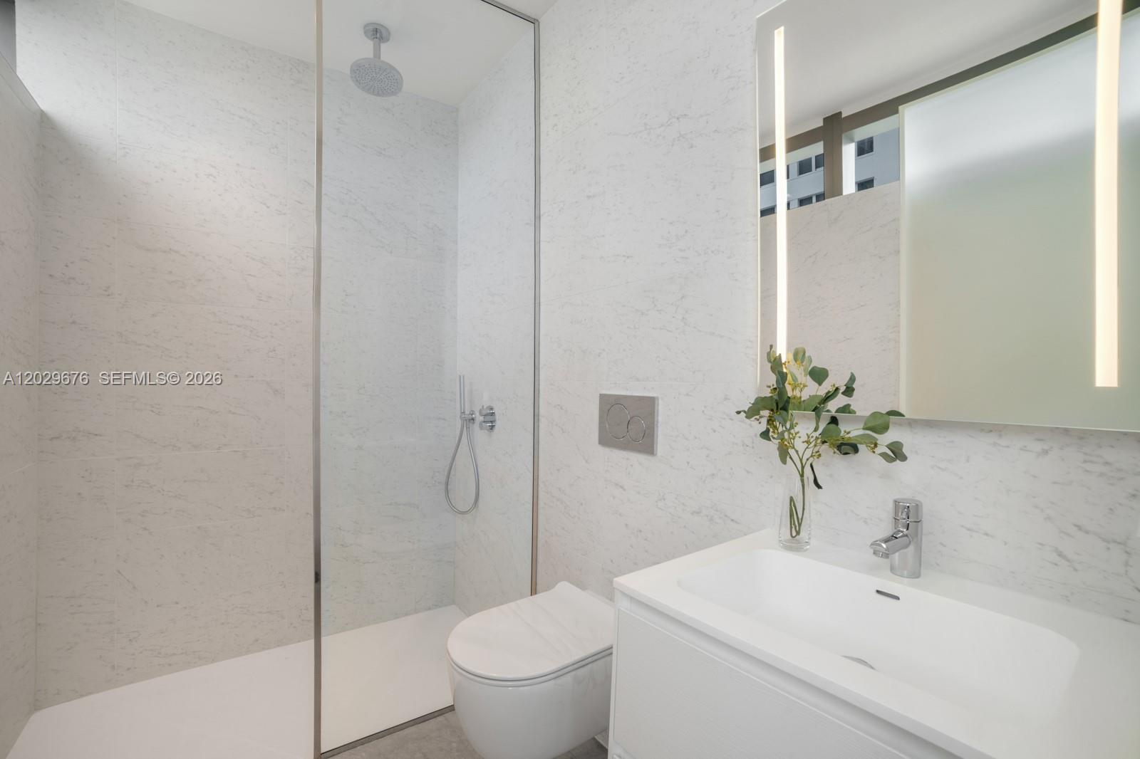 Ver detalles 15B 3 / 4 2913 sq. ft. $ 2026-06-02 0 foto