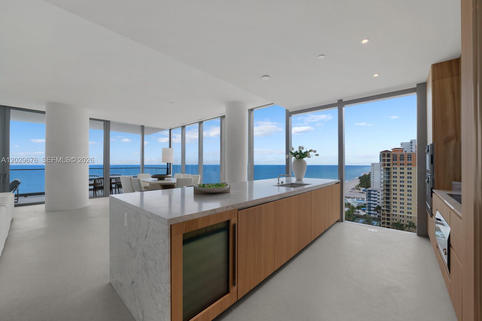 Ver detalles 15B 3 / 4 2913 sq. ft. $ 2026-06-02 0 foto