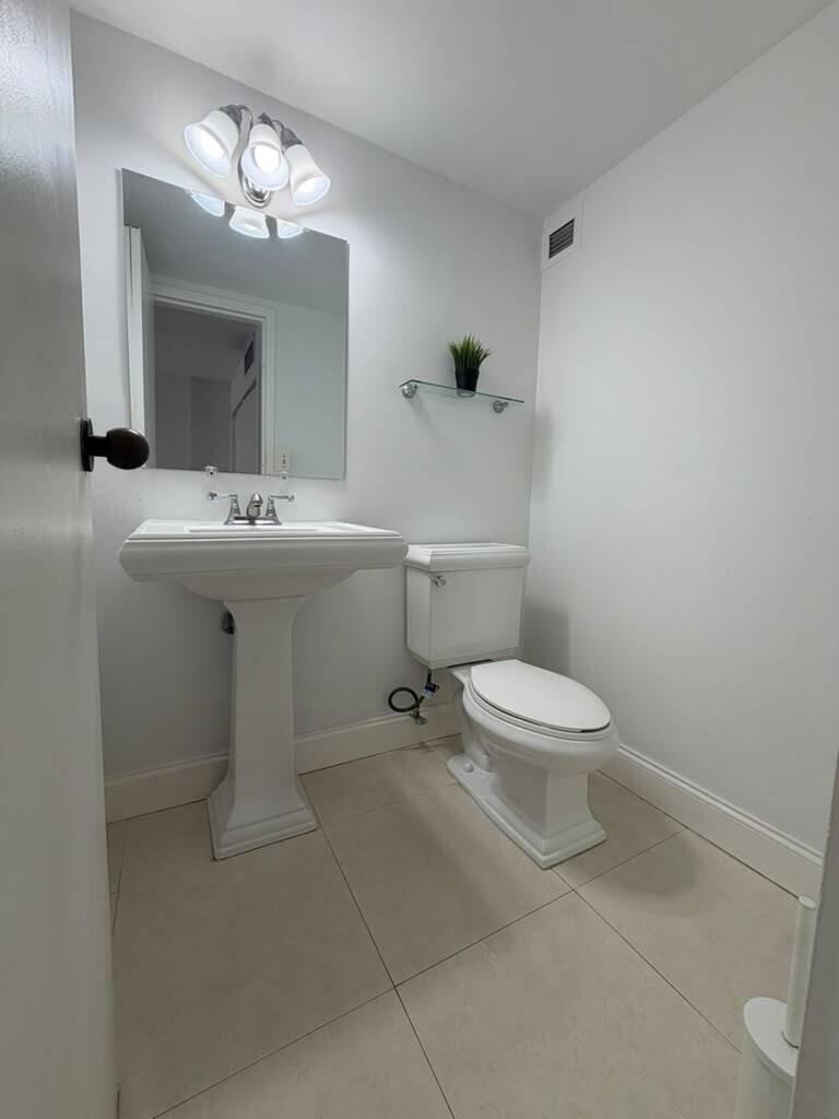 Photo of 17021 Bay #Apt 921, Sunny Isles Beach, Florida, 33160 - WhatsApp Image 2026-06-01 at 3.34.36 PM