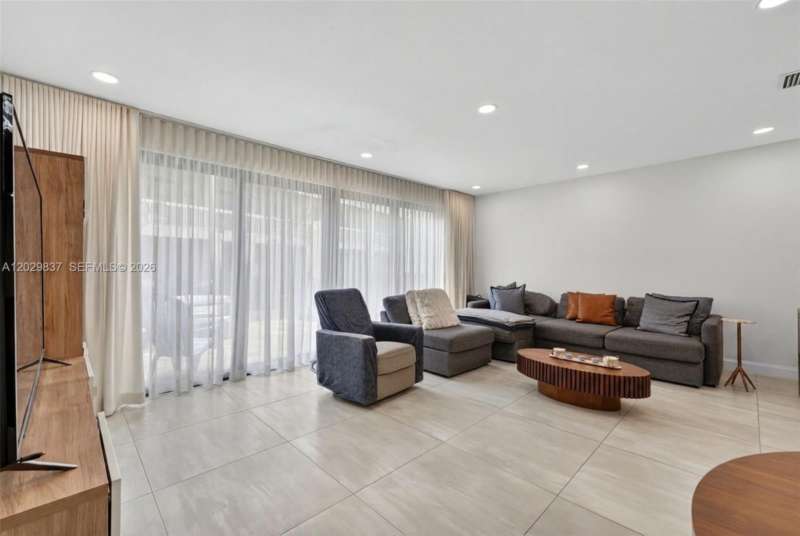 Photo of 21388 Marina Cove Cir  #16-G, Aventura, Florida, 33180 - 