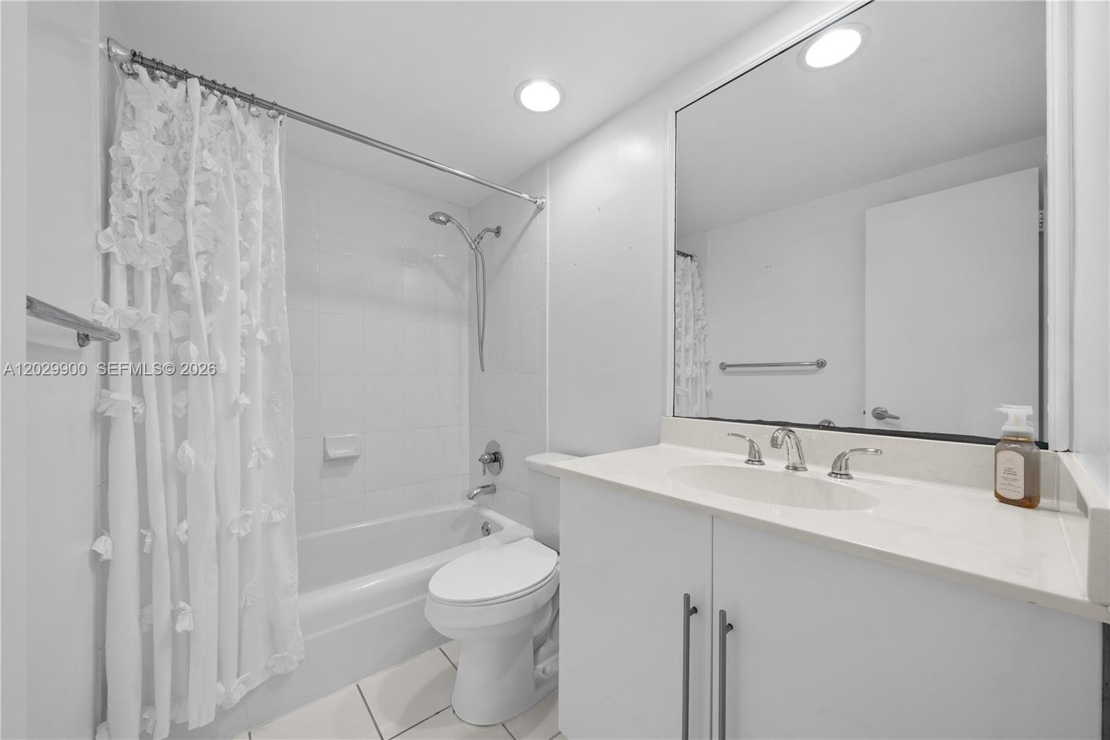 Photo of 3001 Ocean Dr  #1439, Hollywood, Florida, 33019 - 