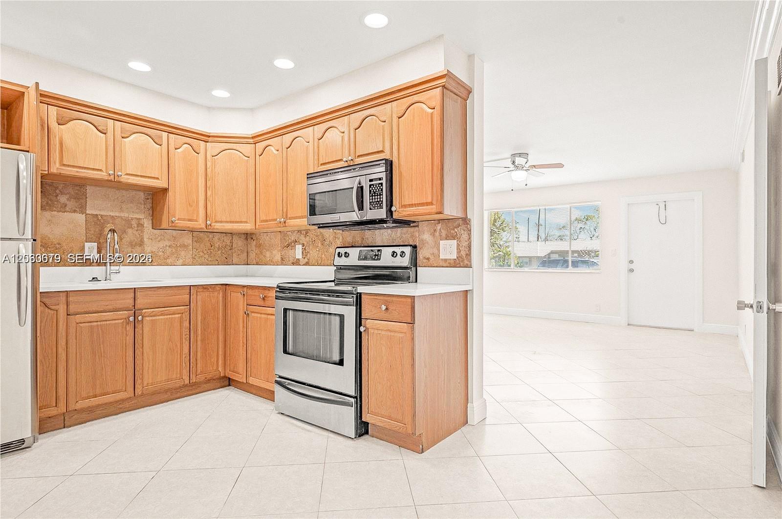 110 3 / 2 960 sq. ft. $ 2026-06-03 0 Photo