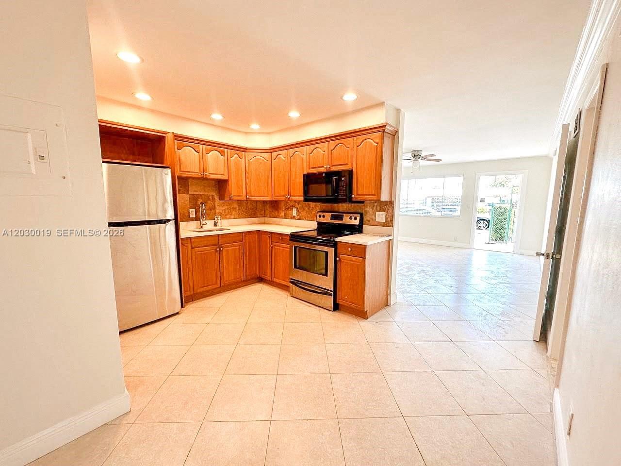 110 3 / 2 960 sq. ft. $ 2026-06-03 0 Photo