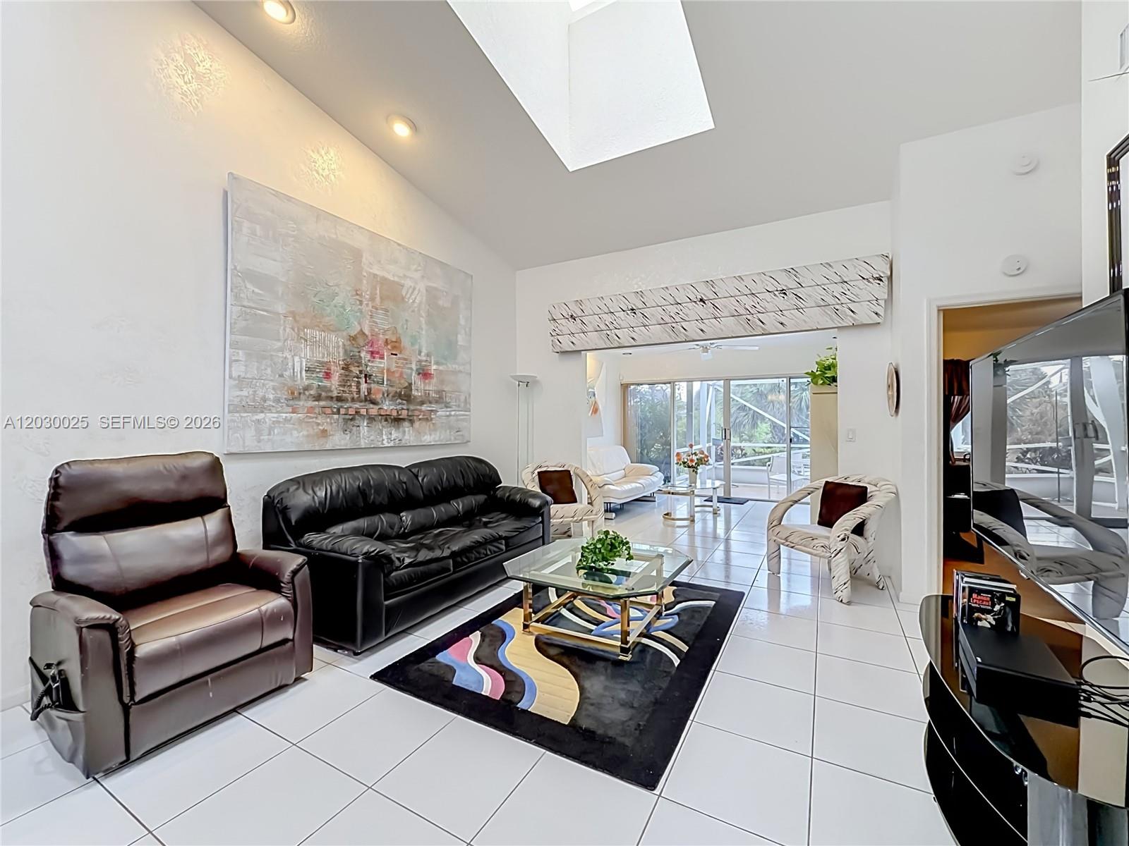 5591 3 / 2 1658 sq. ft. $ 2026-08-12 0 foto