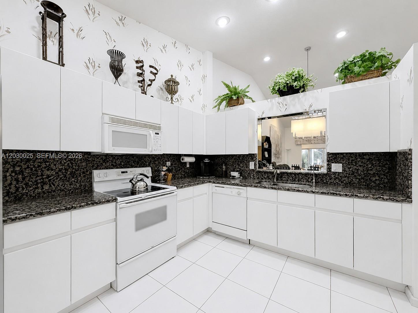 5591 3 / 2 1658 sq. ft. $ 2026-08-12 0 foto