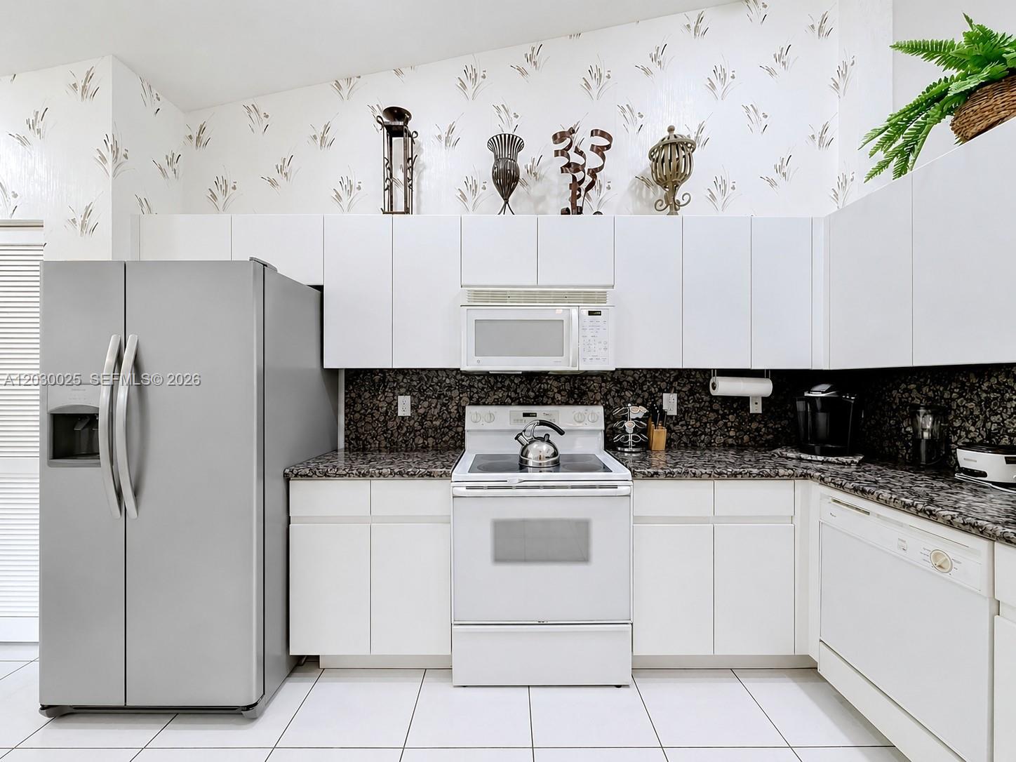 5591 3 / 2 1658 sq. ft. $ 2026-08-12 0 foto