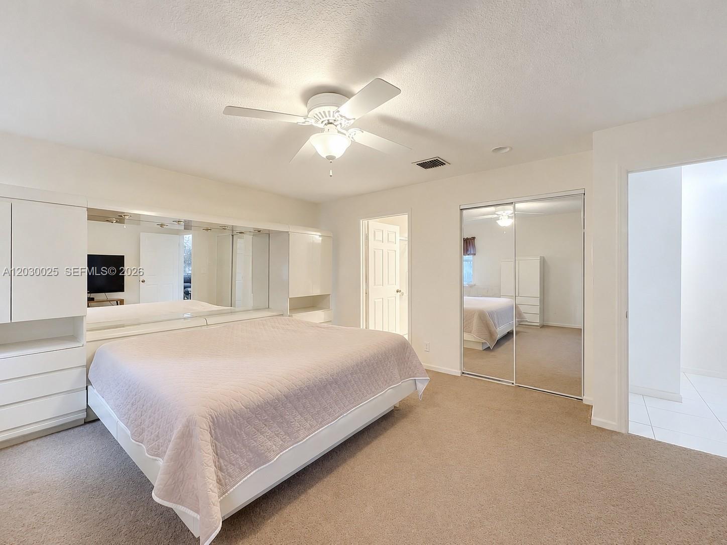 5591 3 / 2 1658 sq. ft. $ 2026-08-12 0 foto