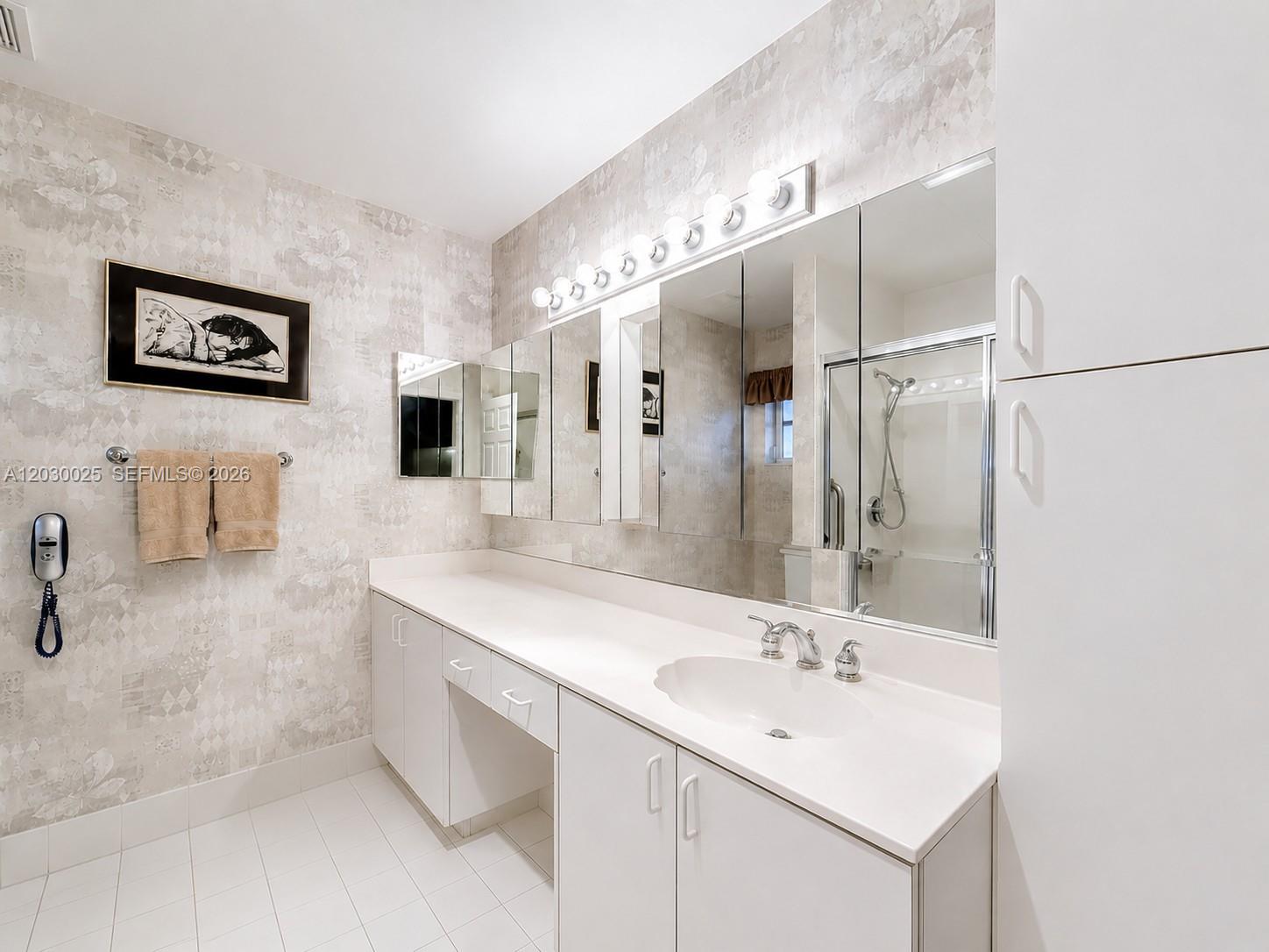 5591 3 / 2 1658 sq. ft. $ 2026-08-12 0 foto
