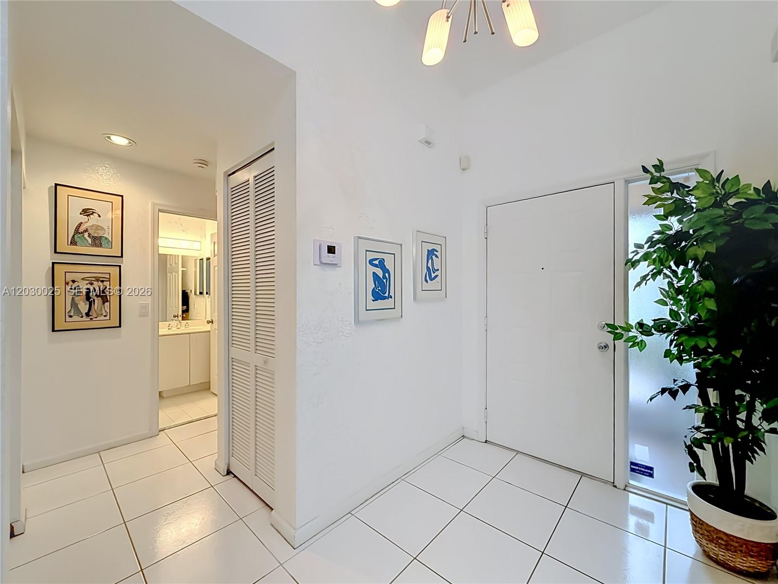5591 3 / 2 1658 sq. ft. $ 2026-08-12 0 foto