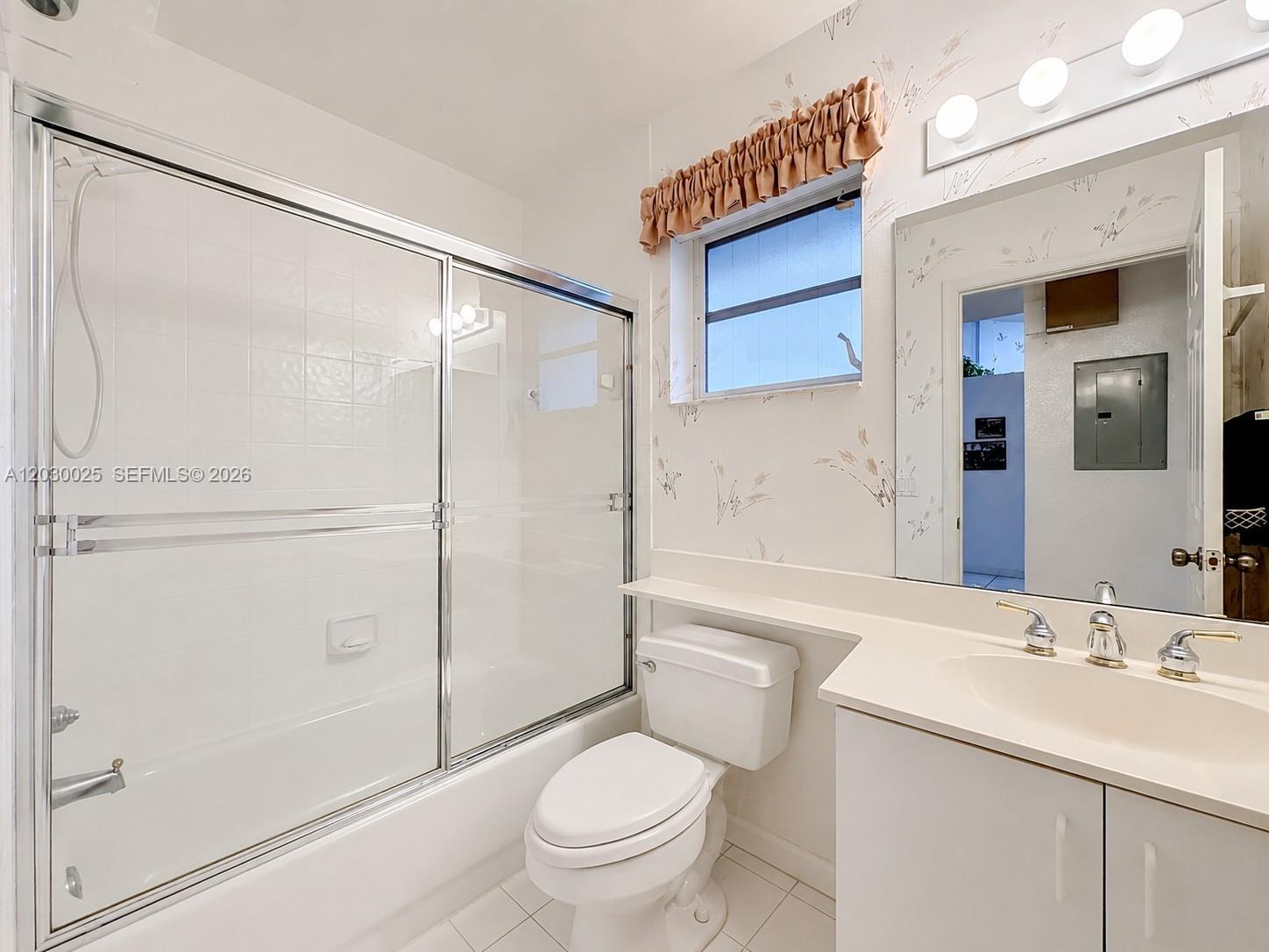 5591 3 / 2 1658 sq. ft. $ 2026-08-12 0 foto