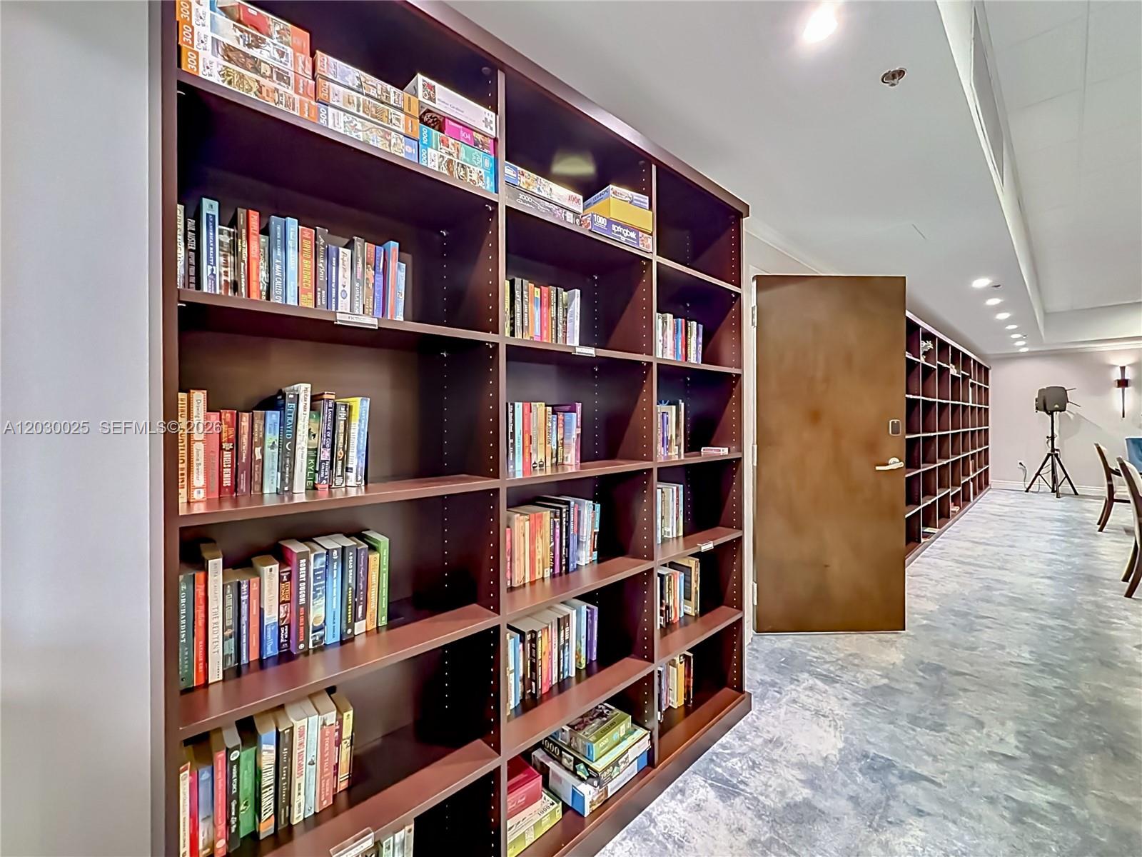 5591 3 / 2 1658 sq. ft. $ 2026-08-12 0 foto