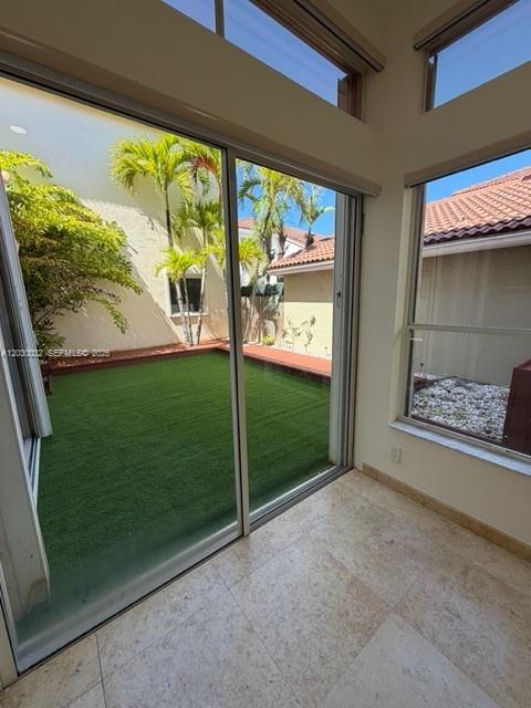 Photo of 1125 Satinleaf St  (1125), Hollywood, Florida, 33019 - 