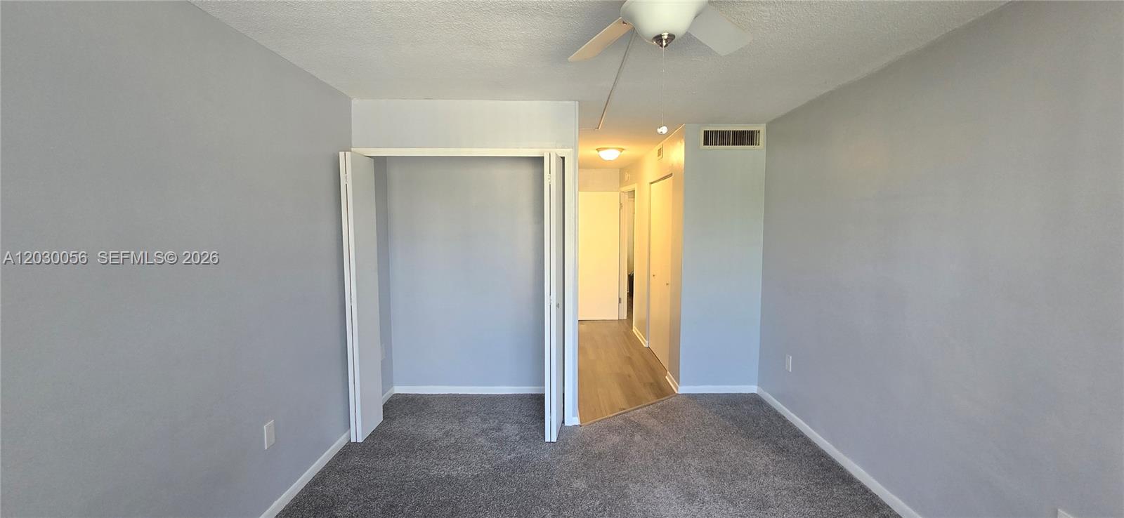G306 1 / 2 898 sq. ft. $ 2026-06-17 0 foto