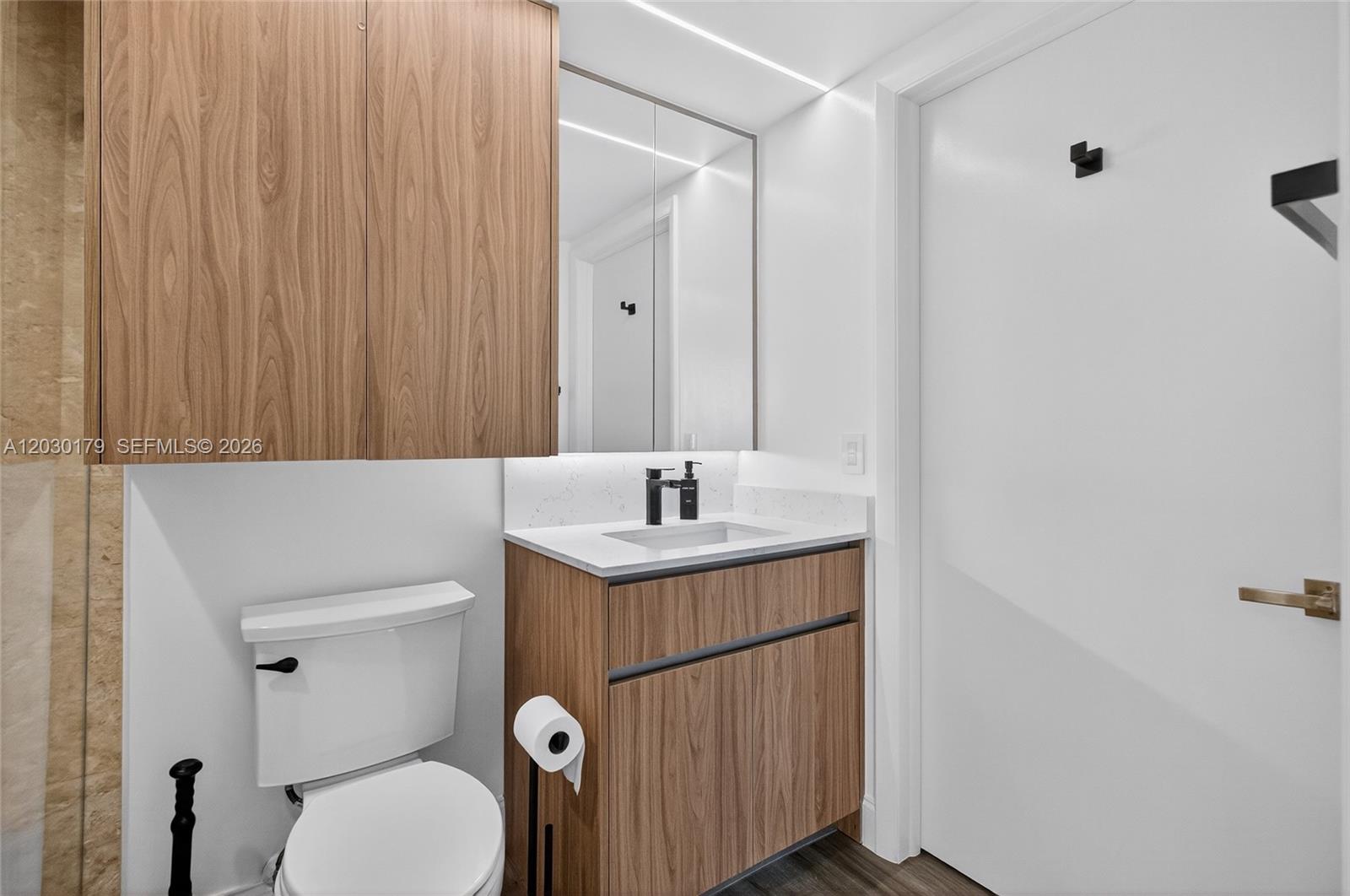 Ver detalles 1705 2 / 2 1030 sq. ft. $ 2026-06-03 0 foto