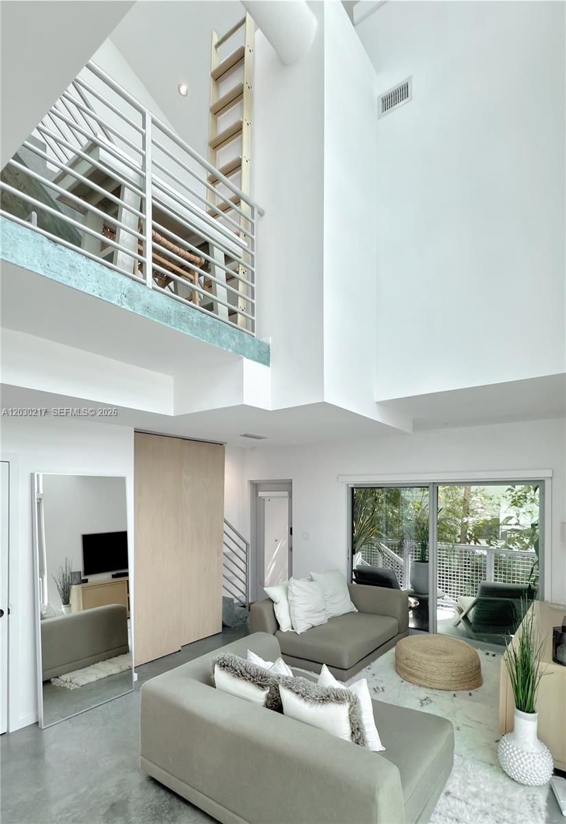 See details / 2809 sq. ft. $ 2026-06-03 0 Photo