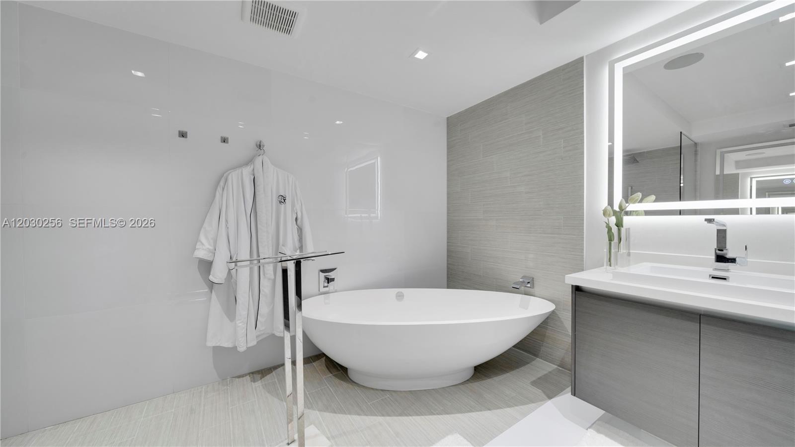 See details 5-1107 3 / 4 1892 sq. ft. $ 2026-06-03 0 Photo