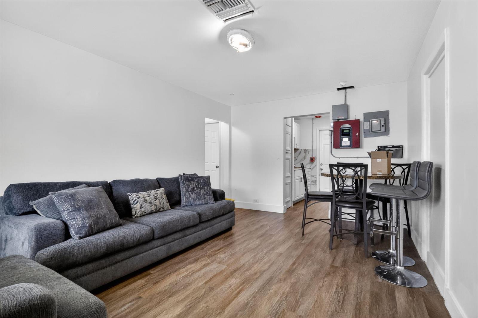   / 0 1222 sq. ft. $ 2026-06-20 0 foto