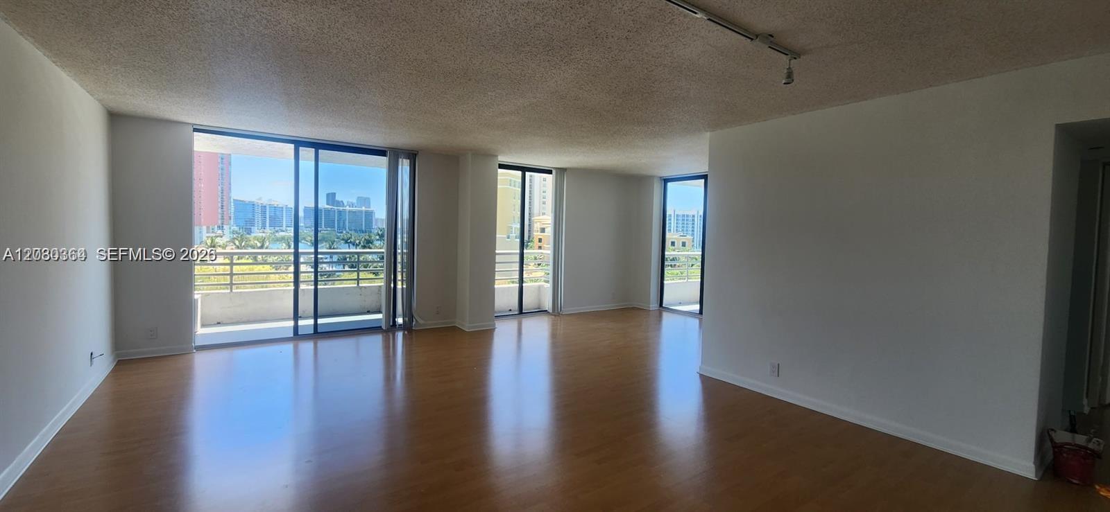 Photo of 3300 191st St  #818, Aventura, Florida, 33180 - 