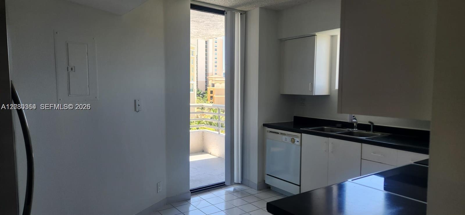 Photo of 3300 191st St  #818, Aventura, Florida, 33180 - 