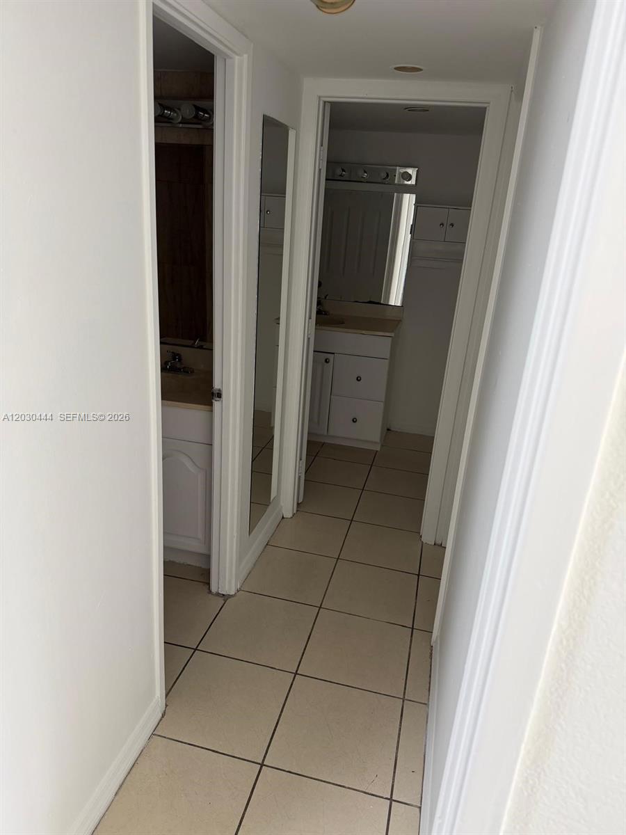 See details 702W 1 / 2 861 sq. ft. $ 2026-06-03 0 Photo