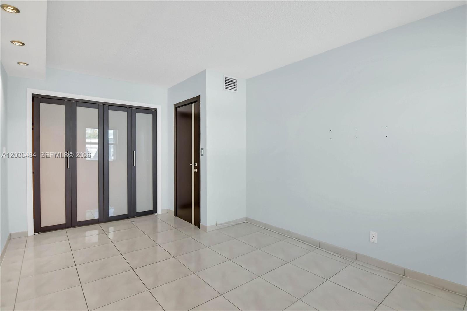 Photo of 812 26th Ave (812), Hallandale Beach, Florida, 33009 -