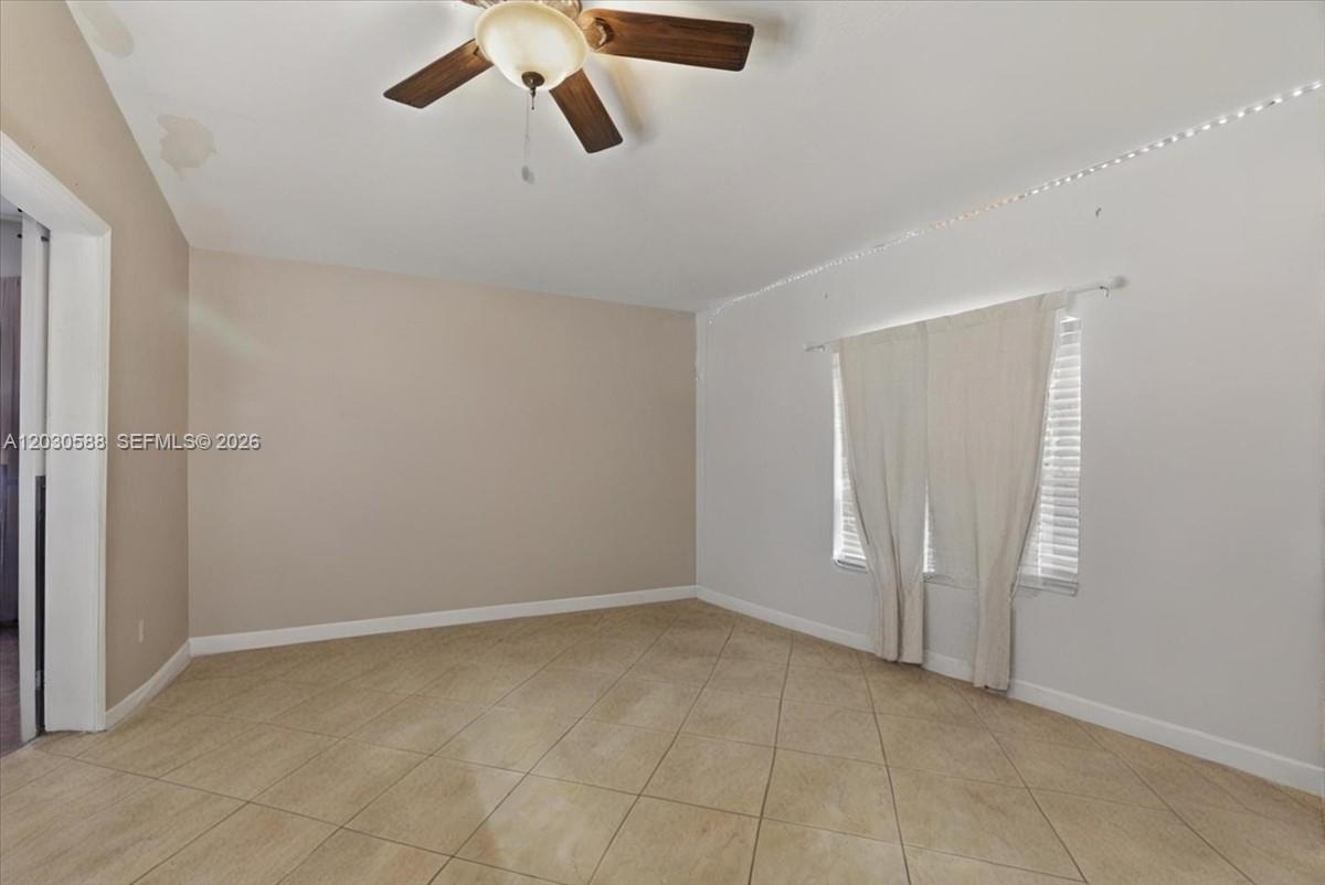 Ver detalles 403 4 / 2 1993 sq. ft. $ 2026-06-03 0 foto