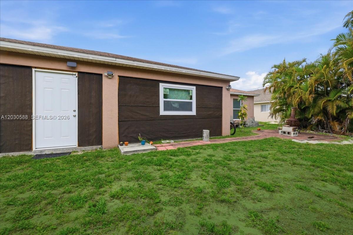 Ver detalles 403 4 / 2 1993 sq. ft. $ 2026-06-03 0 foto