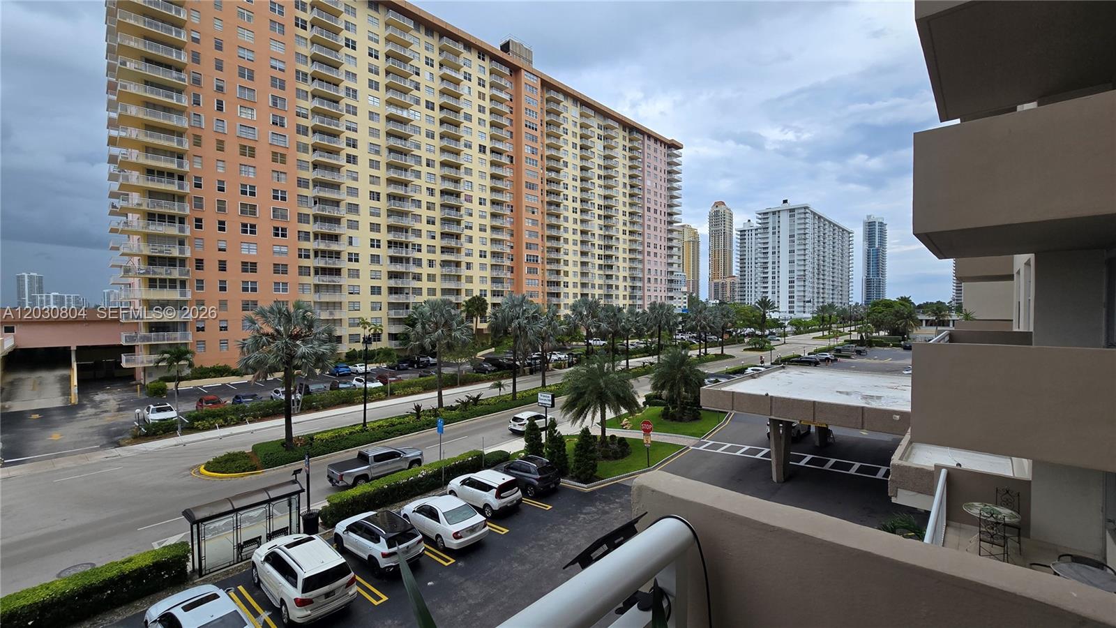 See details 314 1 / 2 943 sq. ft. $ 2026-06-04 0 Photo
