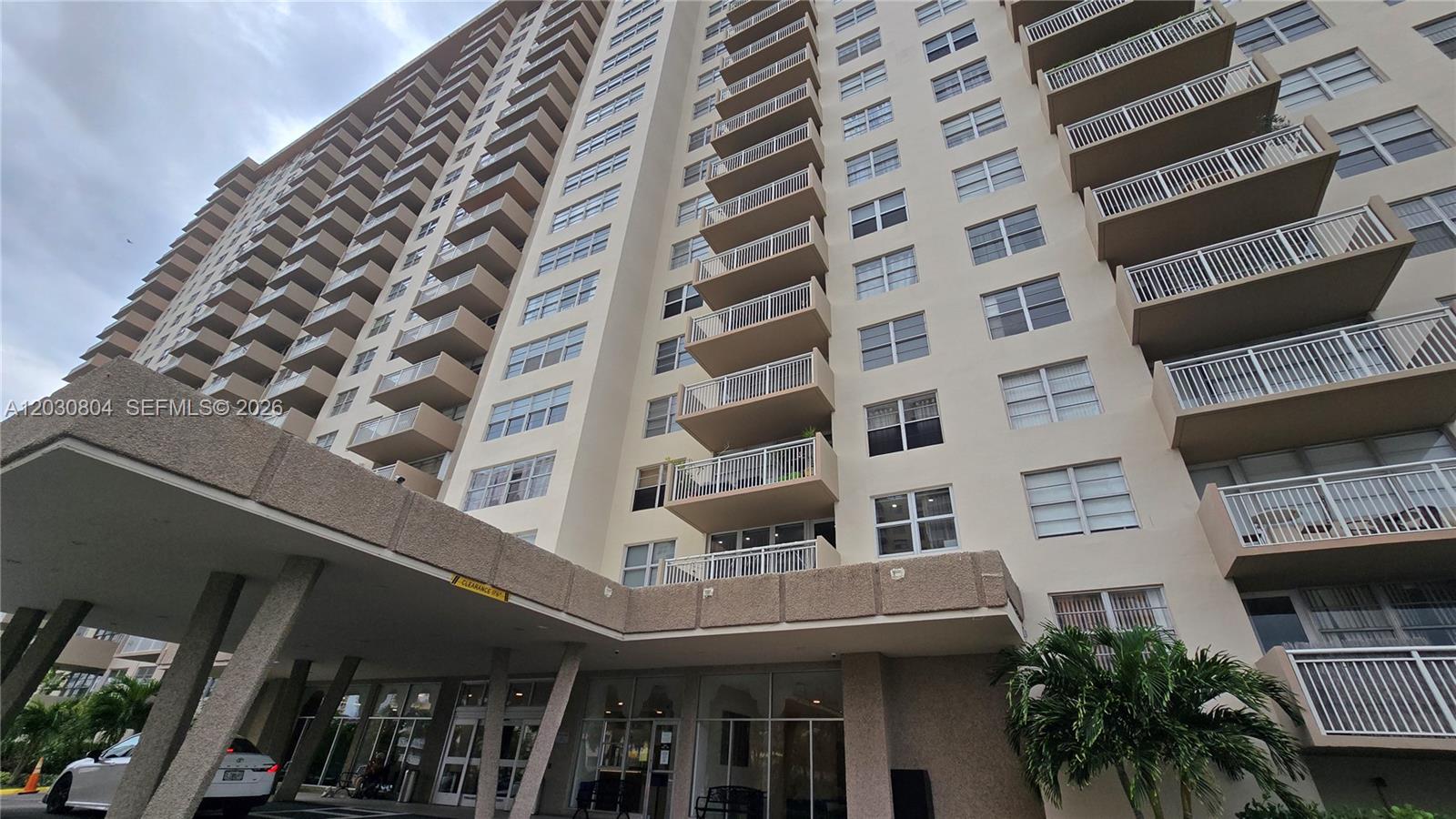 See details 314 1 / 2 943 sq. ft. $ 2026-06-04 0 Photo