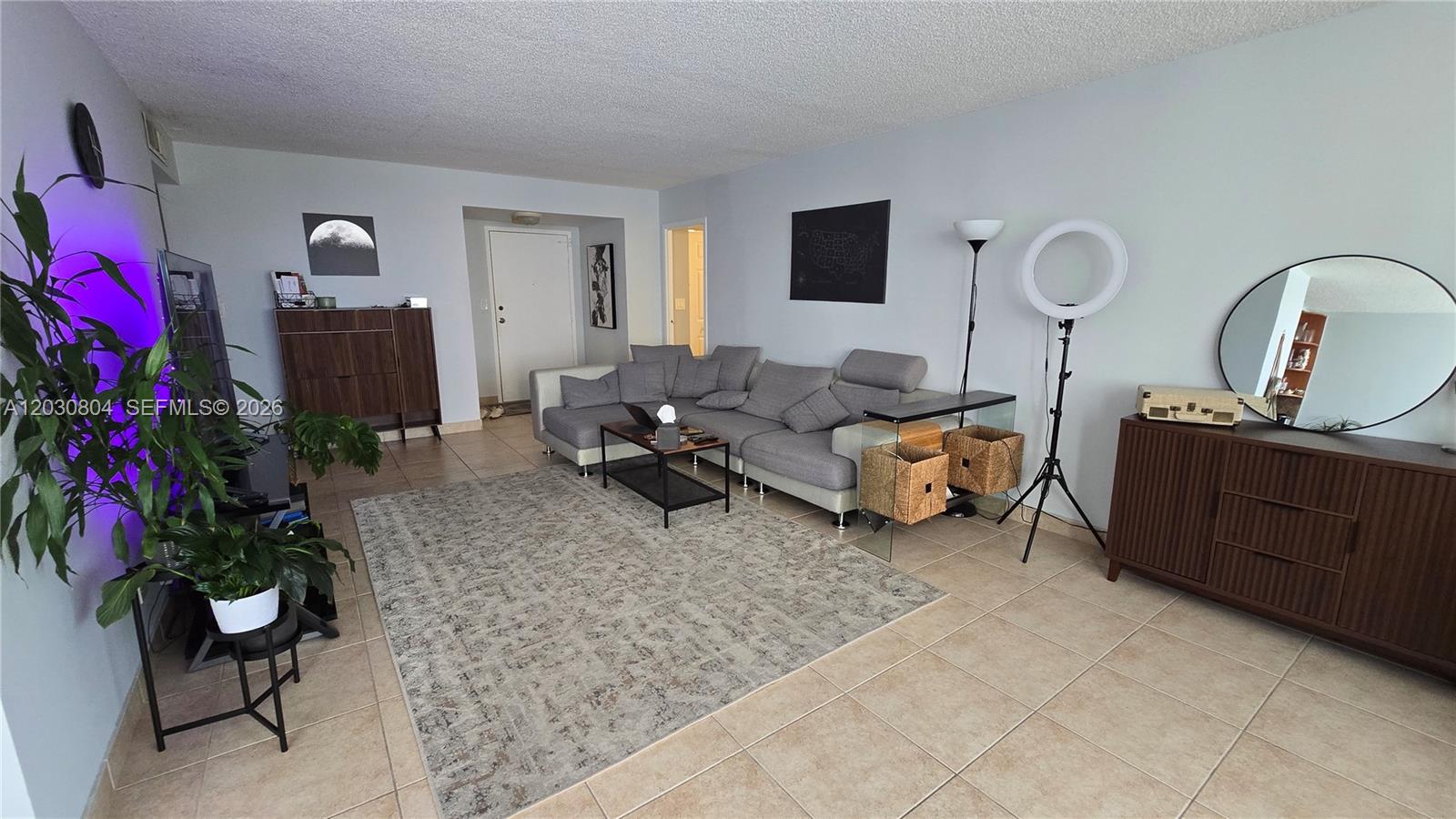 See details 314 1 / 2 943 sq. ft. $ 2026-06-04 0 Photo