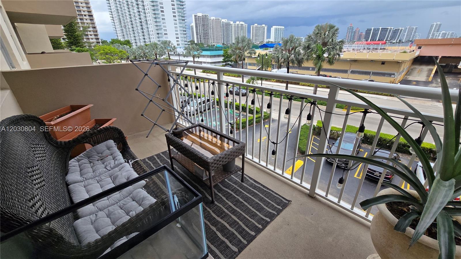 See details 314 1 / 2 943 sq. ft. $ 2026-06-04 0 Photo