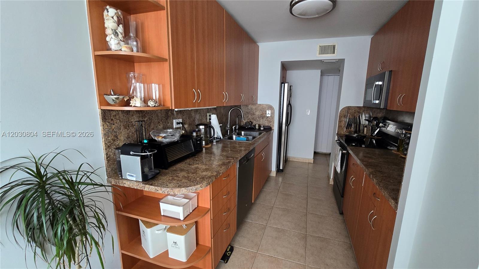 See details 314 1 / 2 943 sq. ft. $ 2026-06-04 0 Photo