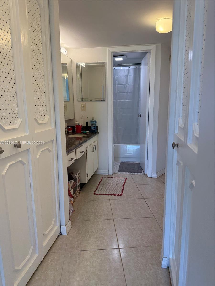 Photo of 3475 Country Club Dr  #608, Aventura, Florida, 33180 - 