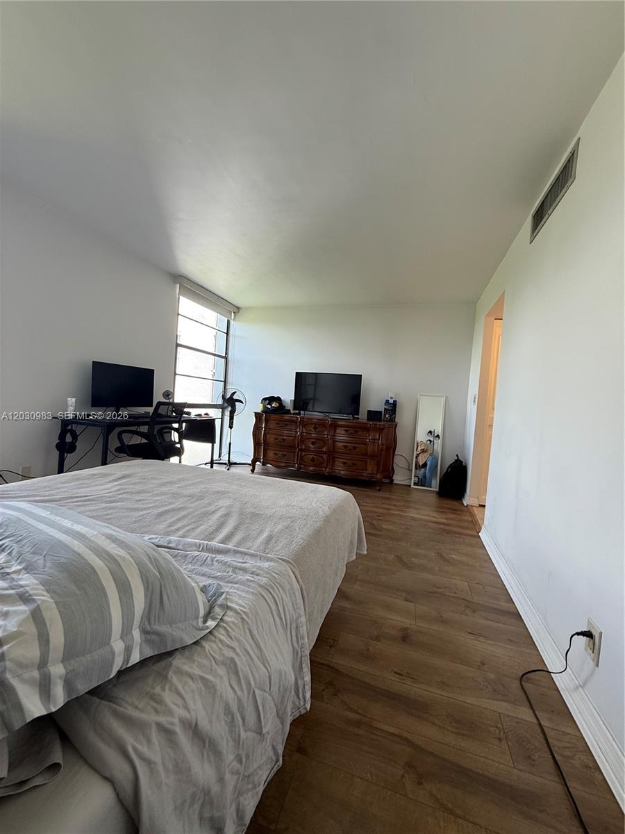Photo of 3475 Country Club Dr  #608, Aventura, Florida, 33180 - 