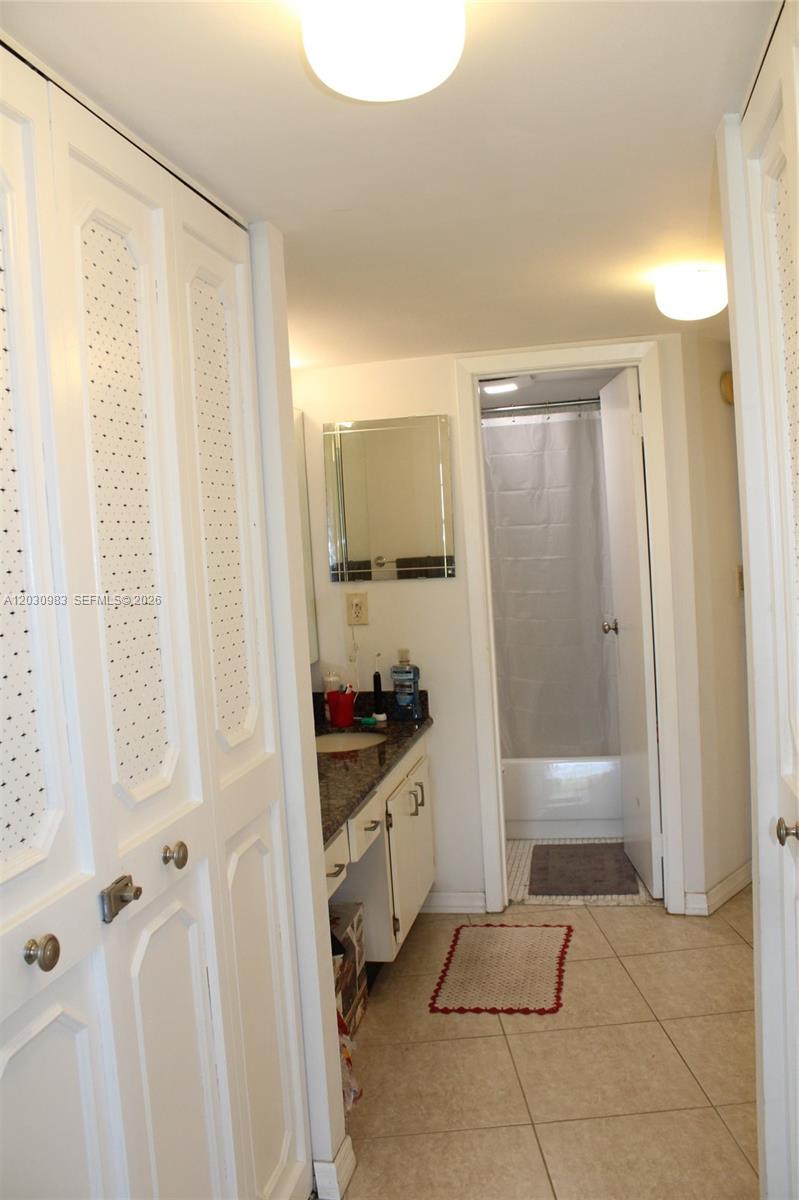 Photo of 3475 Country Club Dr  #608, Aventura, Florida, 33180 - 
