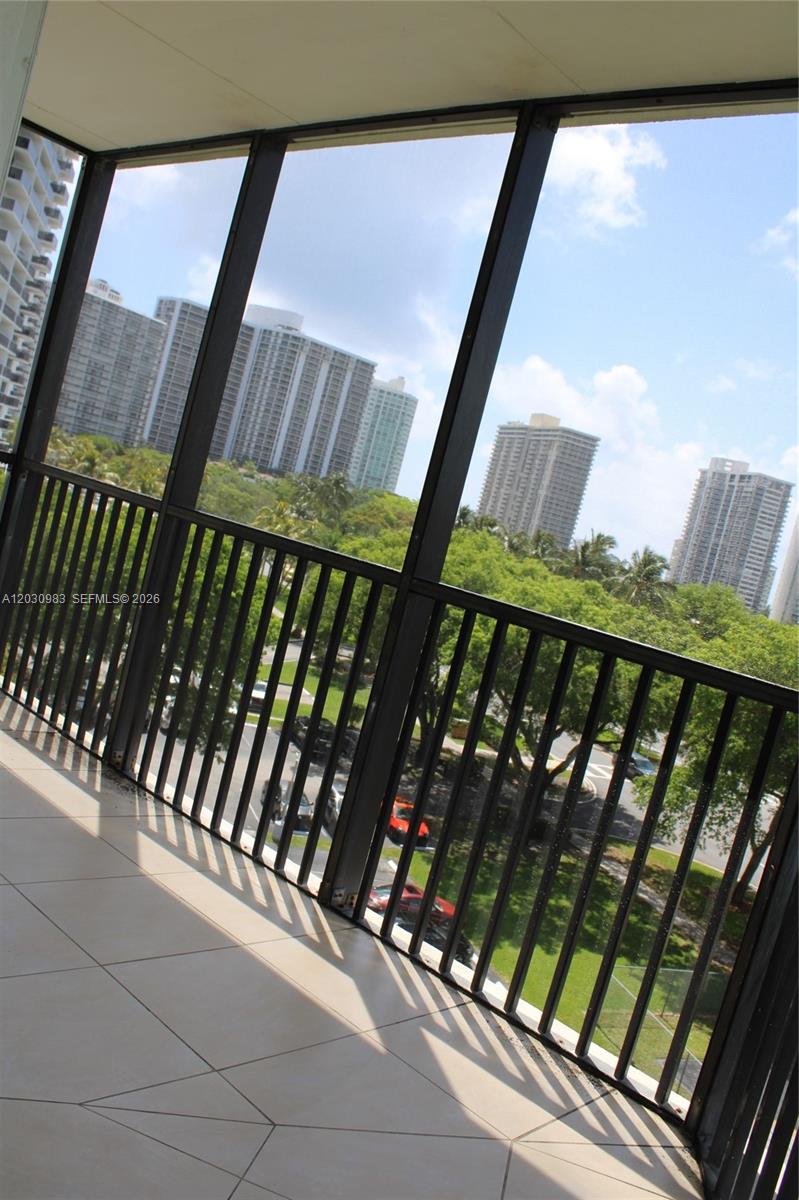 Photo of 3475 Country Club Dr  #608, Aventura, Florida, 33180 - 