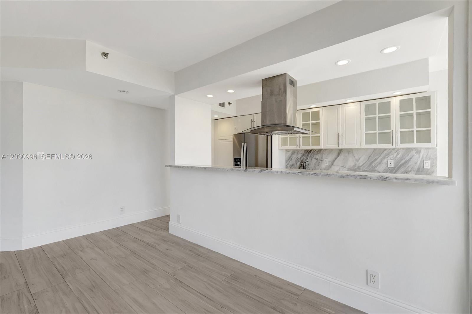 707 3 / 3 1520 sq. ft. $ 2026-06-04 0 Photo