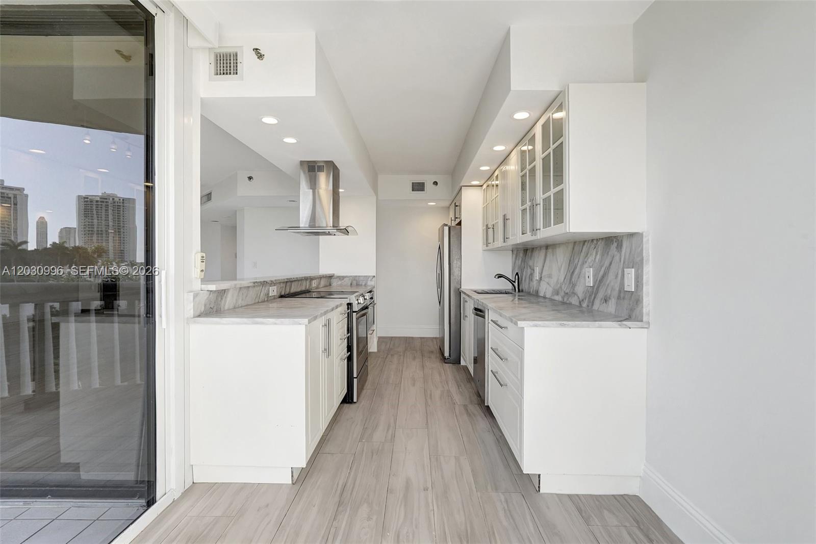 707 3 / 3 1520 sq. ft. $ 2026-06-04 0 Photo