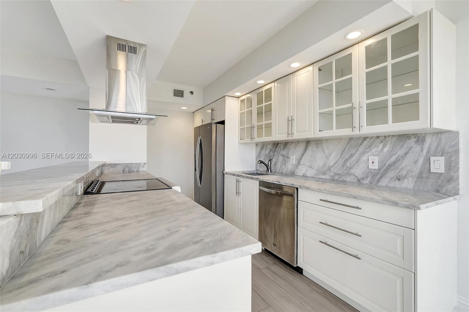 707 3 / 3 1520 sq. ft. $ 2026-06-04 0 Photo