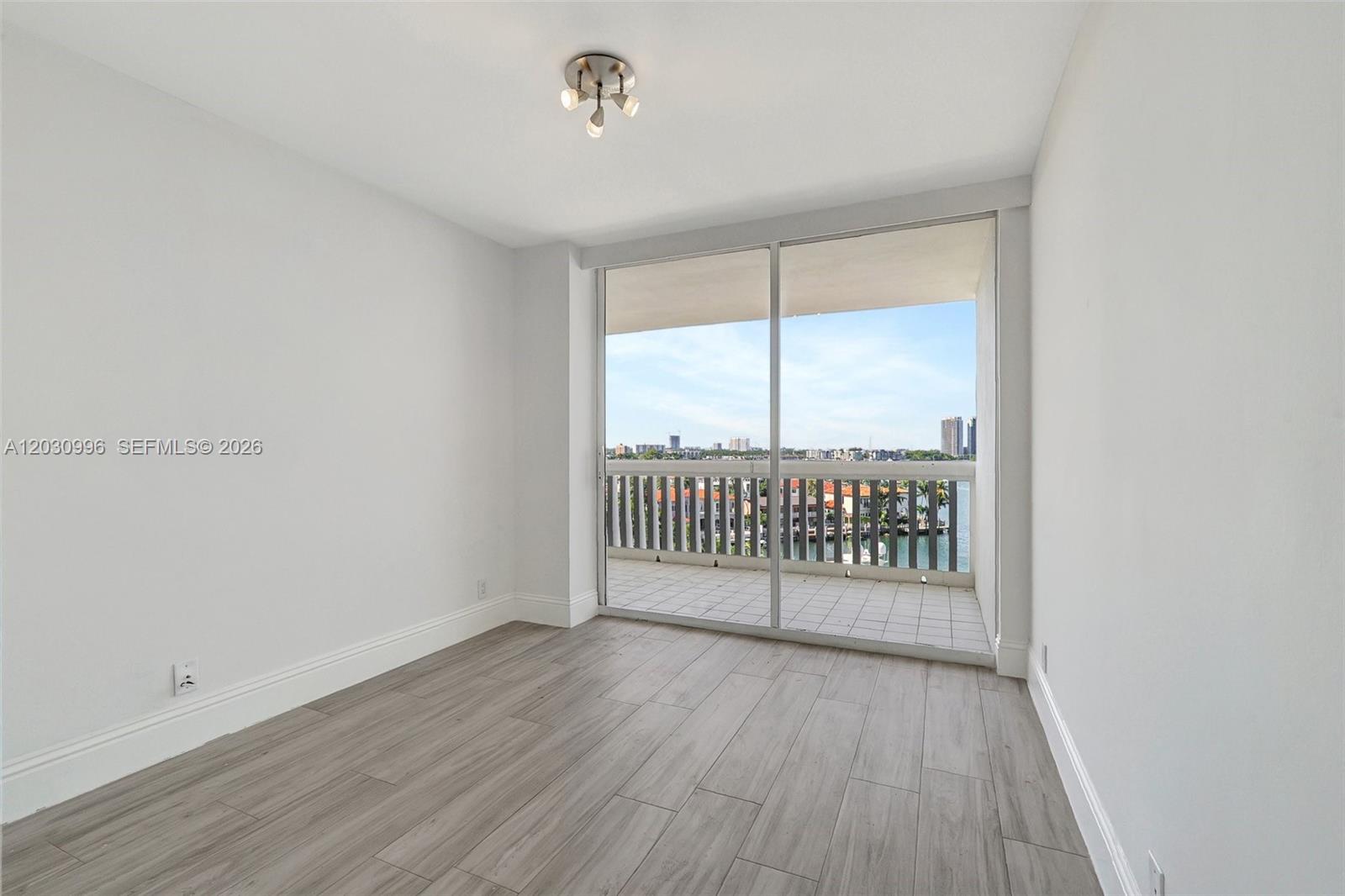 707 3 / 3 1520 sq. ft. $ 2026-06-04 0 Photo