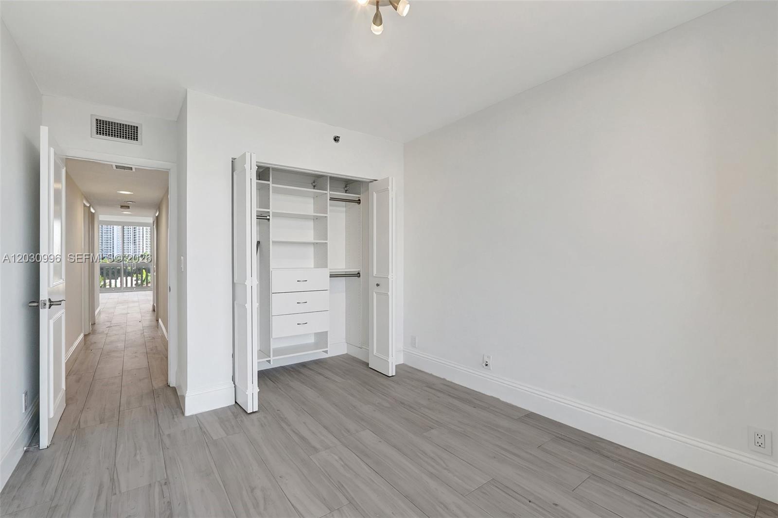 707 3 / 3 1520 sq. ft. $ 2026-06-04 0 Photo