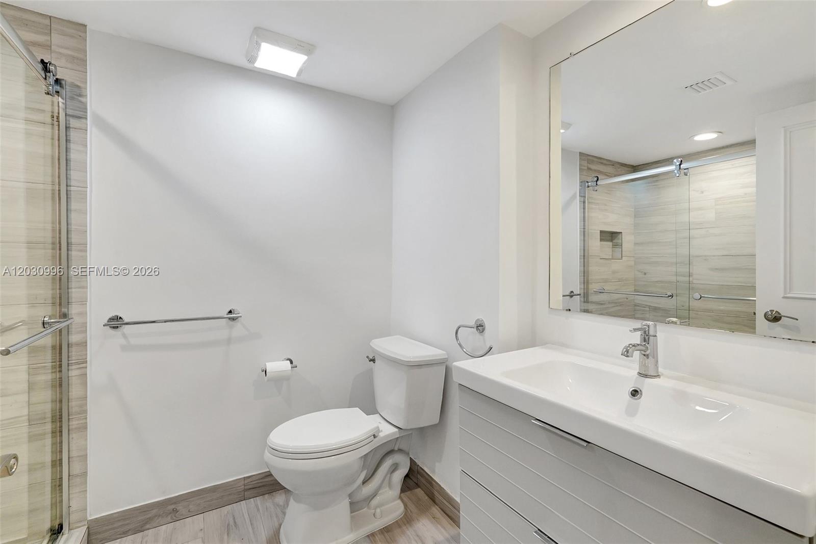 707 3 / 3 1520 sq. ft. $ 2026-06-04 0 Photo