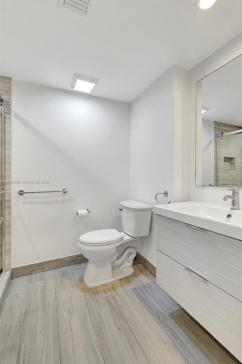 707 3 / 3 1520 sq. ft. $ 2026-06-04 0 Photo