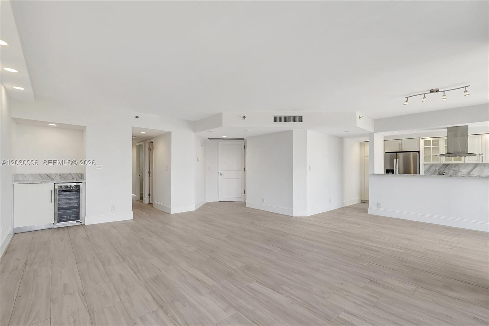 707 3 / 3 1520 sq. ft. $ 2026-06-04 0 Photo