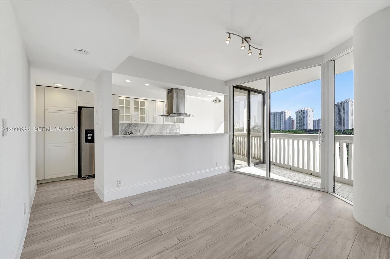707 3 / 3 1520 sq. ft. $ 2026-06-04 0 Photo