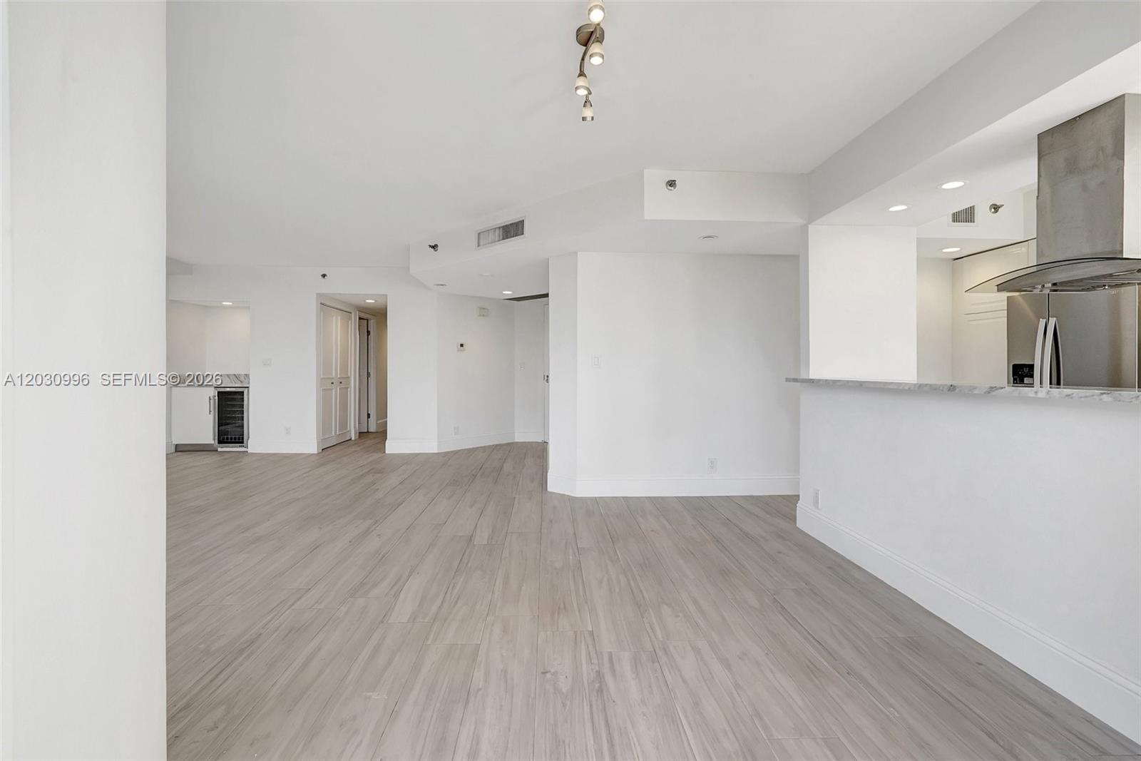 707 3 / 3 1520 sq. ft. $ 2026-06-04 0 Photo